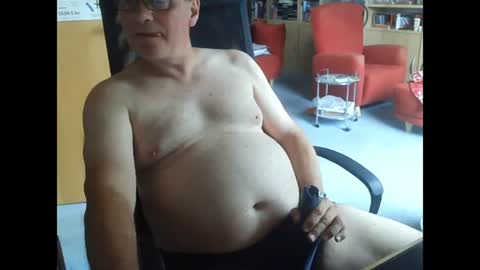 Snapshot of pavlovsdog2006 chatting on July 22, 8:06 am Pavlov aka Peter online show from July 22, 8:06 am