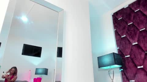 Snapshot of paytonferrara_ chatting on December 15, 4:50 am PaytonFerrara online show from December 15, 4:50 am