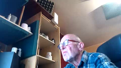 pc8474408 online show from April 27, 11:52 am