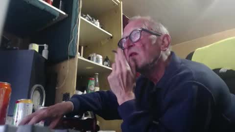 pc8474408 online show from June 10, 9:52 am