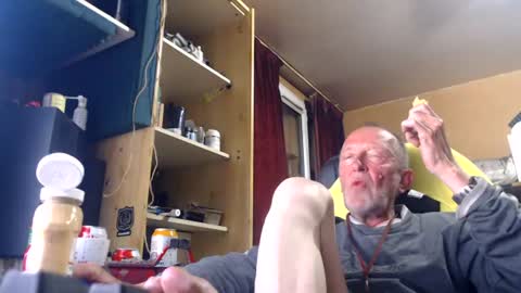 pc8474408 online show from June 15, 1:19 am