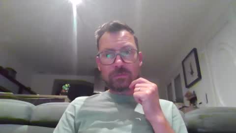 Snapshot of pchittt chatting on May 2, 9:31 pm pchittt online show from May 2, 9:31 pm