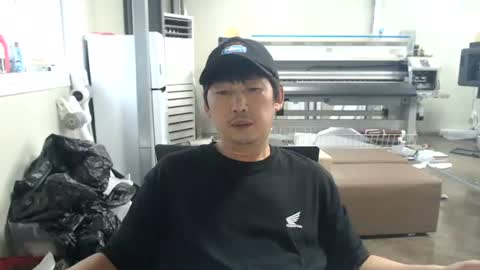 Snapshot of pcx28 chatting on July 2, 8:09 am pcx28 online show from July 2, 8:09 am