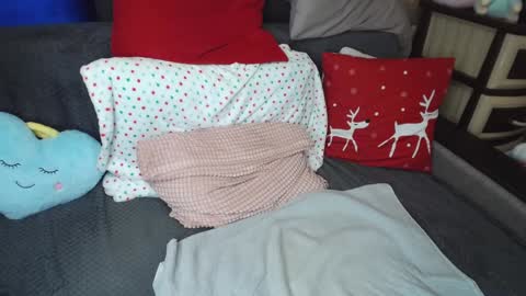 Snapshot of peaceduke chatting on January 1, 2:42 pm FOUNTAIN SQUIRT online show from January 1, 2:42 pm