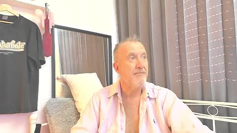 Snapshot of peacetous chatting on January 18, 12:36 pm Marc online show from January 18, 12:36 pm