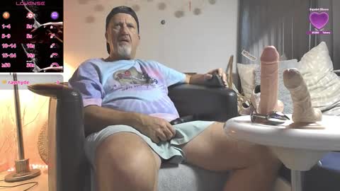 Snapshot of peacetous chatting on October 26, 1:00 am Marc online show from October 26, 1:00 am