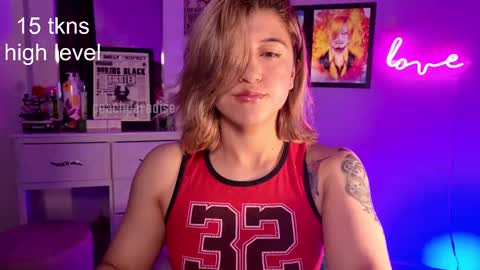 S online show from October 4, 9:46 pm