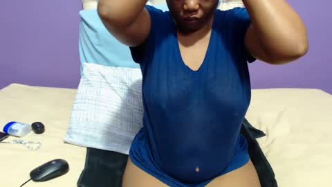 Snapshot of peachassxx chatting on February 16, 5:04 am peachy online show from February 16, 5:04 am