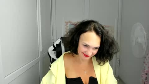 Snapshot of peachboomm chatting on July 1, 11:56 am Christina online show from July 1, 11:56 am