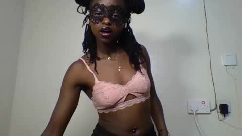 Snapshot of peachy_ebony chatting on November 8, 1:28 am peachy_ebony online show from November 8, 1:28 am