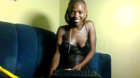 peachie online show from October 4, 8:12 am