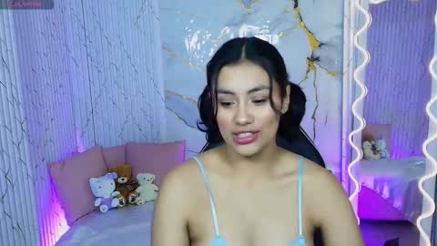 peachy_tay online show from February 19, 11:28 am