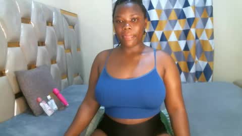 Snapshot of peachygirl255 chatting on May 5, 9:34 pm Peachy online show from May 5, 9:34 pm