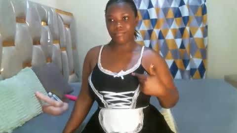 Snapshot of peachygirl255 chatting on May 10, 6:18 am Peachy online show from May 10, 6:18 am