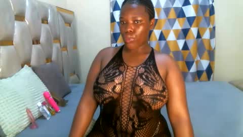 Snapshot of peachygirl255 chatting on June 7, 8:34 pm Peachy online show from June 7, 8:34 pm