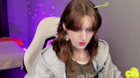 Snapshot of peachymaybe chatting on October 7, 1:25 am Peachy not a bb baby love or something Please call me Peachy online show from October 7, 1:25 am