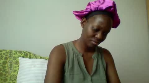 Snapshot of peacockxx chatting on October 9, 10:02 am peacockxx online show from October 9, 10:02 am