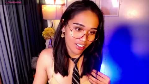 Snapshot of peakaboo_xx chatting on July 24, 7:01 pm Angel Creamdensada online show from July 24, 7:01 pm