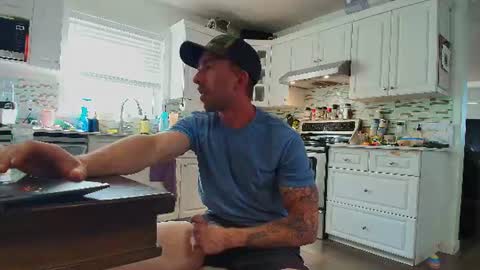 peaked_pleasures online show from June 14, 11:40 pm