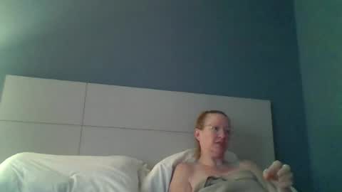 peanutbutterandjealous1 online show from June 14, 6:21 pm
