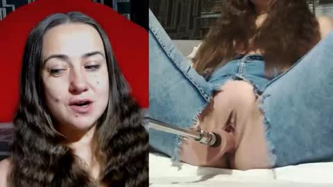 Snapshot of pearl_helen chatting on November 9, 8:40 pm pearl_helen online show from November 9, 8:40 pm