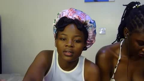 vel online show from November 29, 8:01 pm