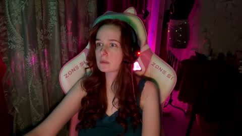 Snapshot of pearlprincess_ chatting on June 26, 3:49 pm Adelina online show from June 26, 3:49 pm