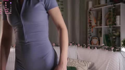 Lily online show from December 5, 12:08 am