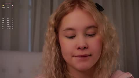 Lily online show from April 28, 3:22 am