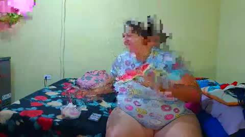 pecadodulce online show from April 18, 7:07 pm