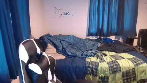 Snapshot of pecker40 chatting on January 5, 8:00 pm pecker40 online show from January 5, 8:00 pm