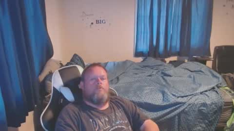 Snapshot of pecker40 chatting on February 7, 2:37 pm pecker40 online show from February 7, 2:37 pm