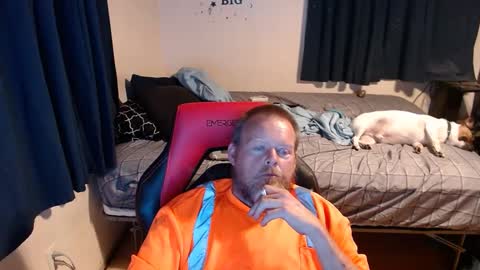 Snapshot of pecker40 chatting on October 1, 1:00 am pecker40 online show from October 1, 1:00 am