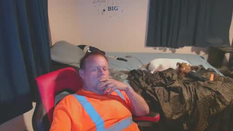 Snapshot of pecker40 chatting on October 12, 1:26 am pecker40 online show from October 12, 1:26 am