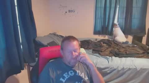 Snapshot of pecker40 chatting on October 18, 7:03 pm pecker40 online show from October 18, 7:03 pm