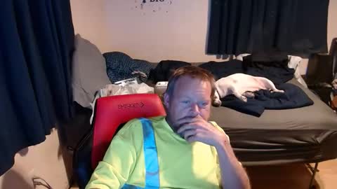 Snapshot of pecker40 chatting on November 26, 3:29 am pecker40 online show from November 26, 3:29 am