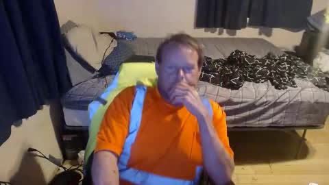 Snapshot of pecker40 chatting on February 12, 2:06 am pecker40 online show from February 12, 2:06 am