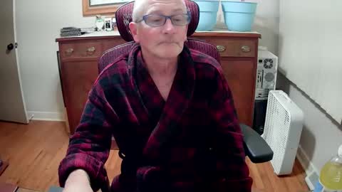 Snapshot of peepingmale chatting on December 8, 11:29 pm peepingmale online show from December 8, 11:29 pm