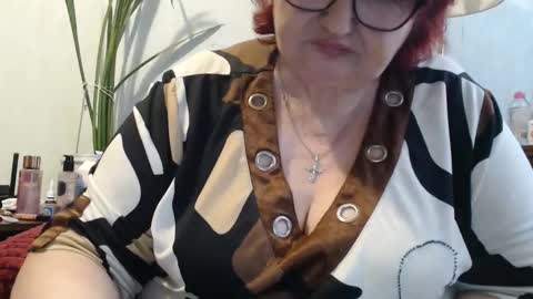 Snapshot of peggysoft chatting on May 11, 3:07 pm PeggySoft online show from May 11, 3:07 pm