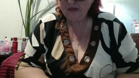 Snapshot of peggysoft chatting on June 5, 11:54 pm PeggySoft online show from June 5, 11:54 pm