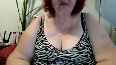 Snapshot of peggysoft chatting on June 11, 4:49 pm PeggySoft online show from June 11, 4:49 pm