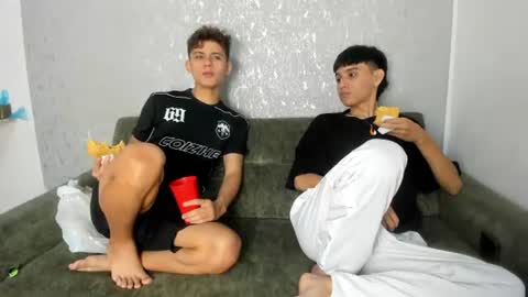 Snapshot of pelusos_mens chatting on July 16, 2:12 pm CAIN-19 ALLEN-18 RONALD-18 AUSTIN-18 MOD DANTE online show from July 16, 2:12 pm