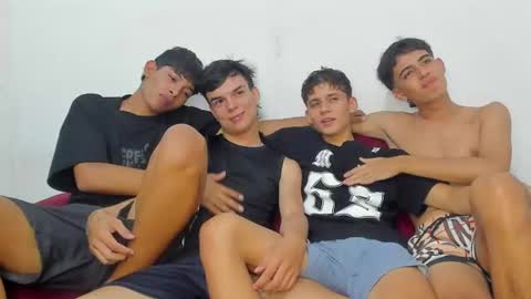 Snapshot of pelusos_mens chatting on July 23, 7:34 pm CAIN-19 ALLEN-18 RONALD-18 AUSTIN-18 MOD DANTE online show from July 23, 7:34 pm