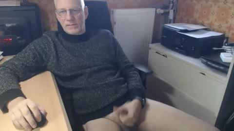 Snapshot of pemue65 chatting on December 2, 7:57 am Pemue65 online show from December 2, 7:57 am