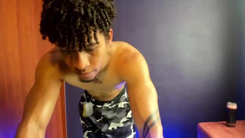 Snapshot of pendragom1224 chatting on December 1, 4:29 pm Pendragom online show from December 1, 4:29 pm