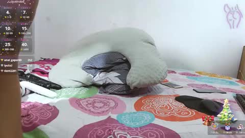 Snapshot of penelope_29 chatting on November 17, 1:22 am penelope_29 online show from November 17, 1:22 am