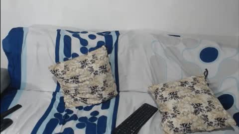 independent model online show from December 26, 5:37 am