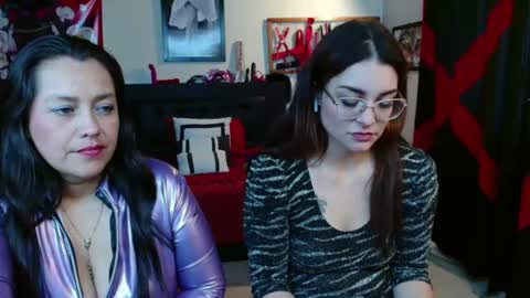 Snapshot of penelopeandmarilyn chatting on June 23, 7:12 pm Penelope and my girlfriend Marilyn online show from June 23, 7:12 pm