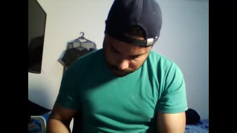 Snapshot of penetreitors33 chatting on September 26, 2:26 am Carlos online show from September 26, 2:26 am