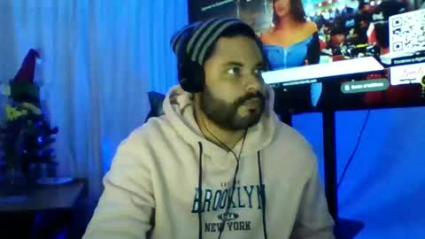 Snapshot of penetreitors33 chatting on January 17, 2:49 am Carlos online show from January 17, 2:49 am